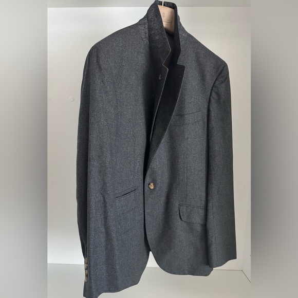 Brunello Cucinelli Gray Sport Coat with Notched Lapel - Picture 2 of 9
